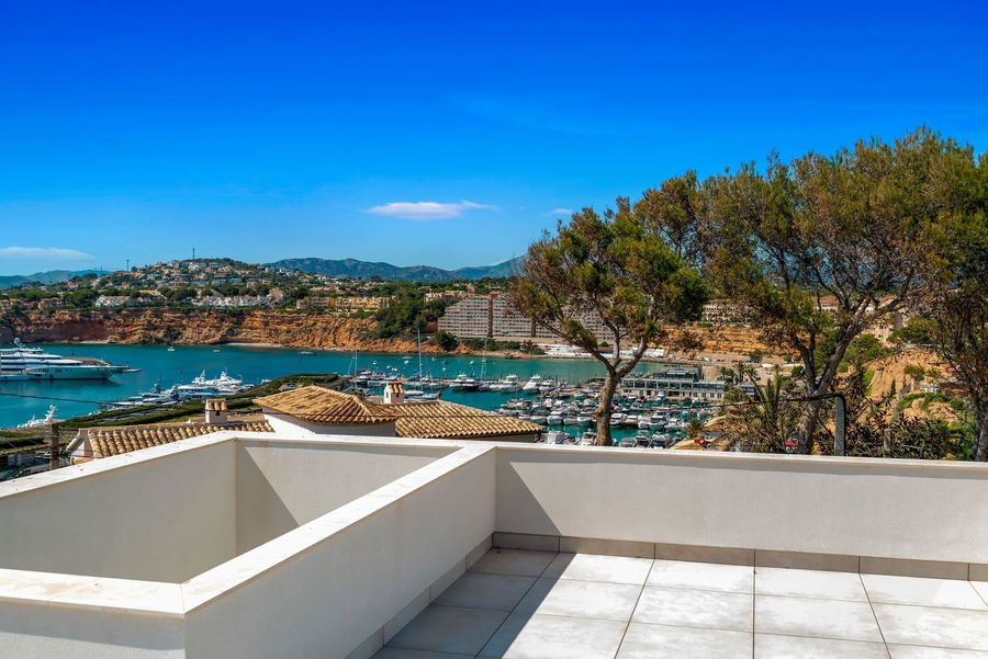 Spektakuläre neu gebaute Villa mit Meerblick in El Toro