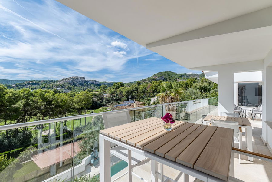 Luxuriöse Villa mit spektakulärem Blick auf den Golfplatz und die Berge in Son Vida