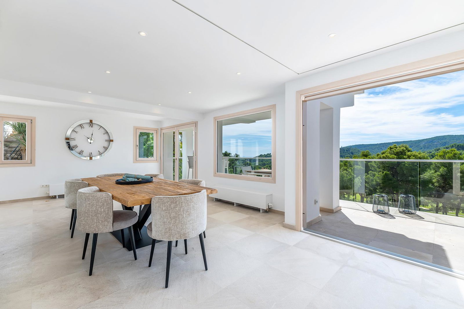 Luxuriöse Villa mit spektakulärem Blick auf den Golfplatz und die Berge in Son Vida