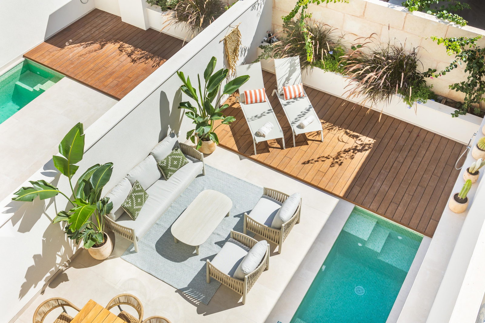 Neubau Stadthaus mit Garten, Jacuzzi und Dachterrasse in El Molinar