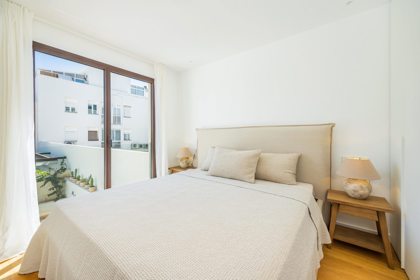 Neubau Stadthaus mit Garten, Jacuzzi und Dachterrasse in El Molinar