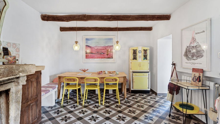 Wunderschönes und farbenfrohes Haus mit Pool und Garten in Pollenca