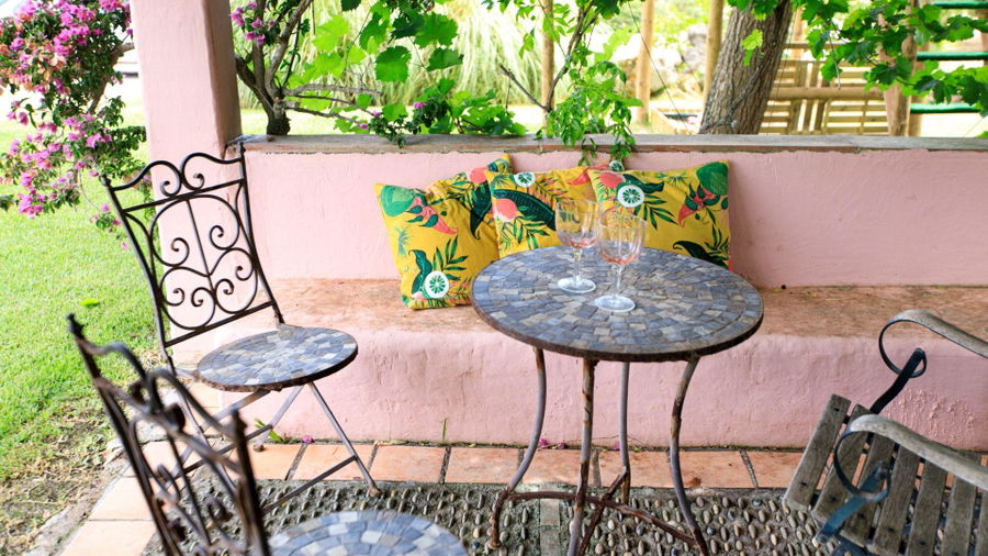 Wunderschönes und farbenfrohes Haus mit Pool und Garten in Pollenca