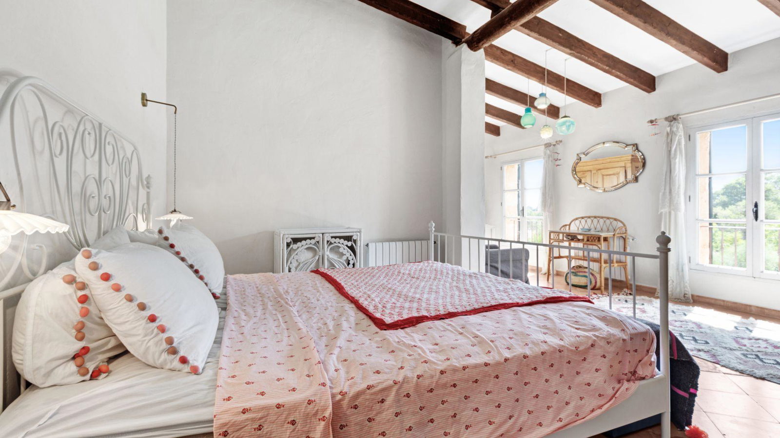 Wunderschönes und farbenfrohes Haus mit Pool und Garten in Pollenca