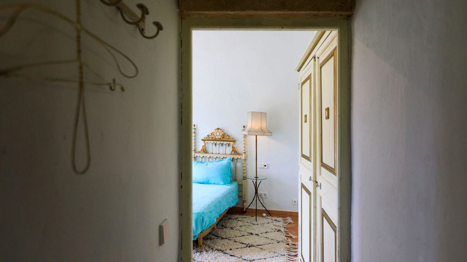 Wunderschönes und farbenfrohes Haus mit Pool und Garten in Pollenca