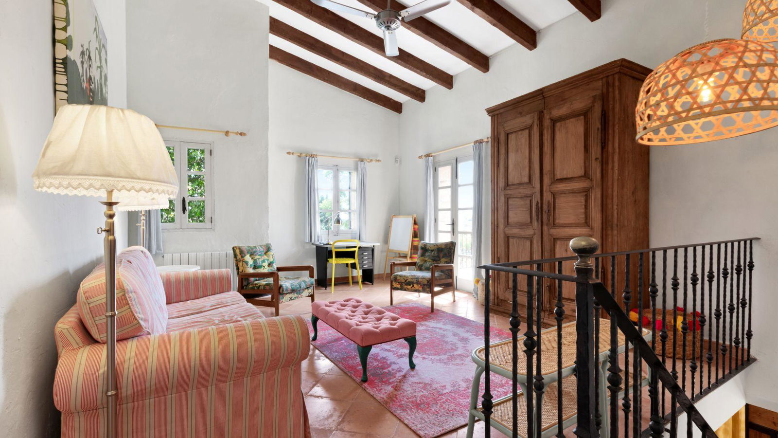 Wunderschönes und farbenfrohes Haus mit Pool und Garten in Pollenca