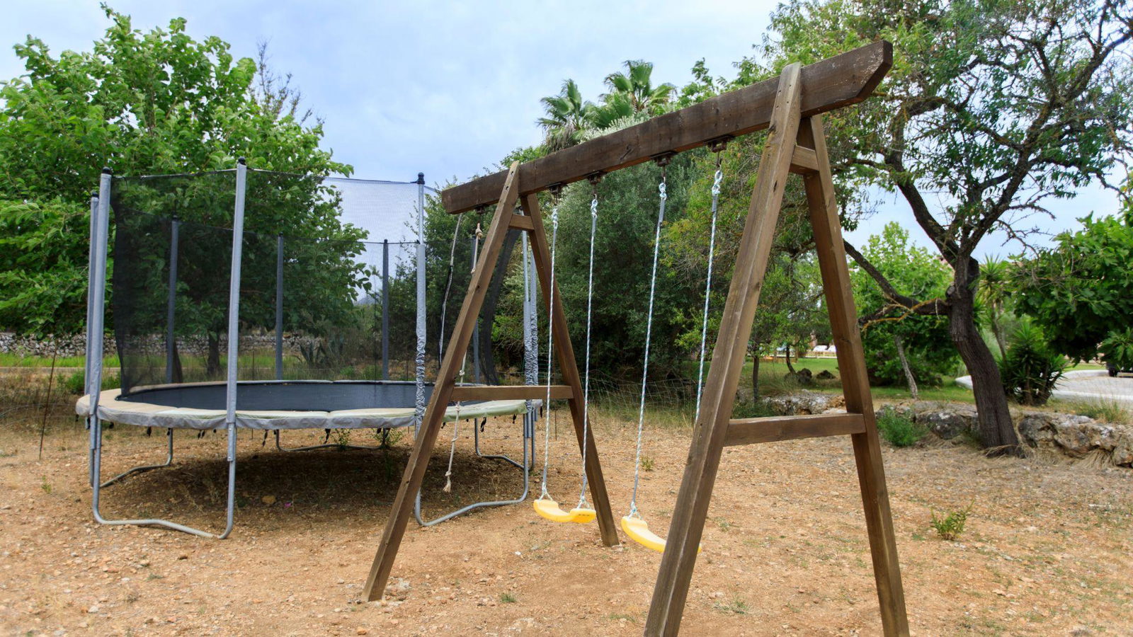 Wunderschönes und farbenfrohes Haus mit Pool und Garten in Pollenca