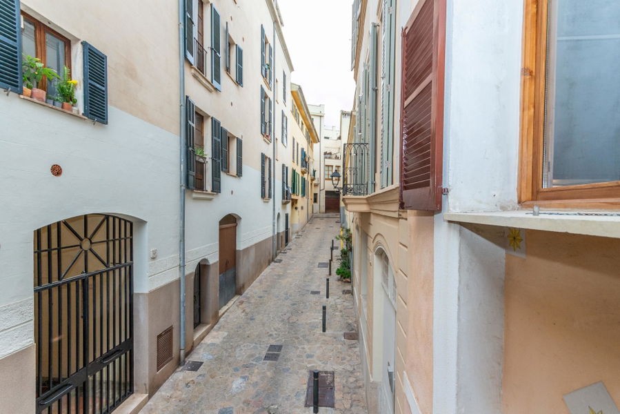 Newly renovated apartment for sale in Calatrava, Palma Old Town – Prime location
