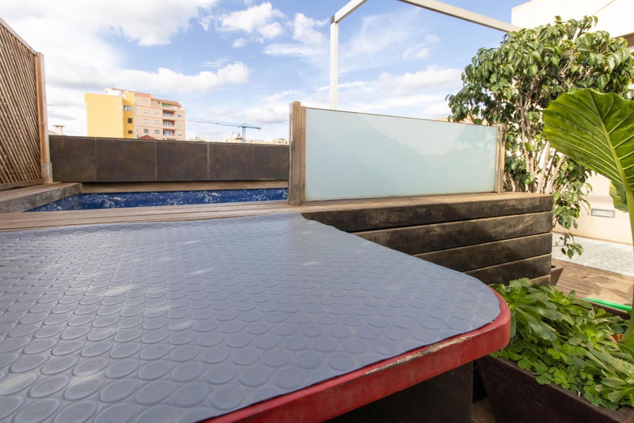 Schönes Stadthaus mit Terrasse und Pool in Son Espanyolet