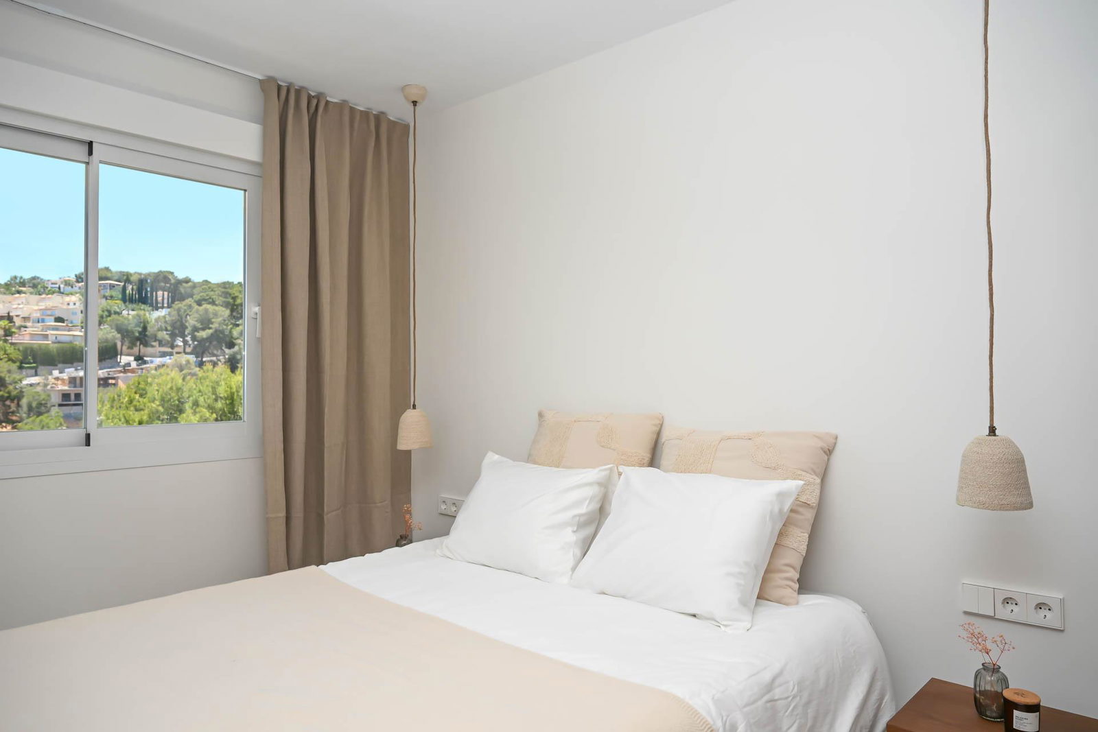 Elegantes dreistöckiges Penthouse komplett renoviert in Cas Catala