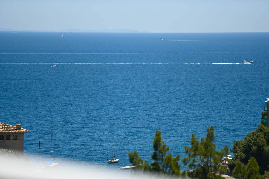 Elegantes dreistöckiges Penthouse komplett renoviert in Cas Catala