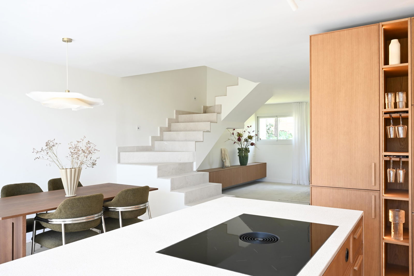Elegantes dreistöckiges Penthouse komplett renoviert in Cas Catala