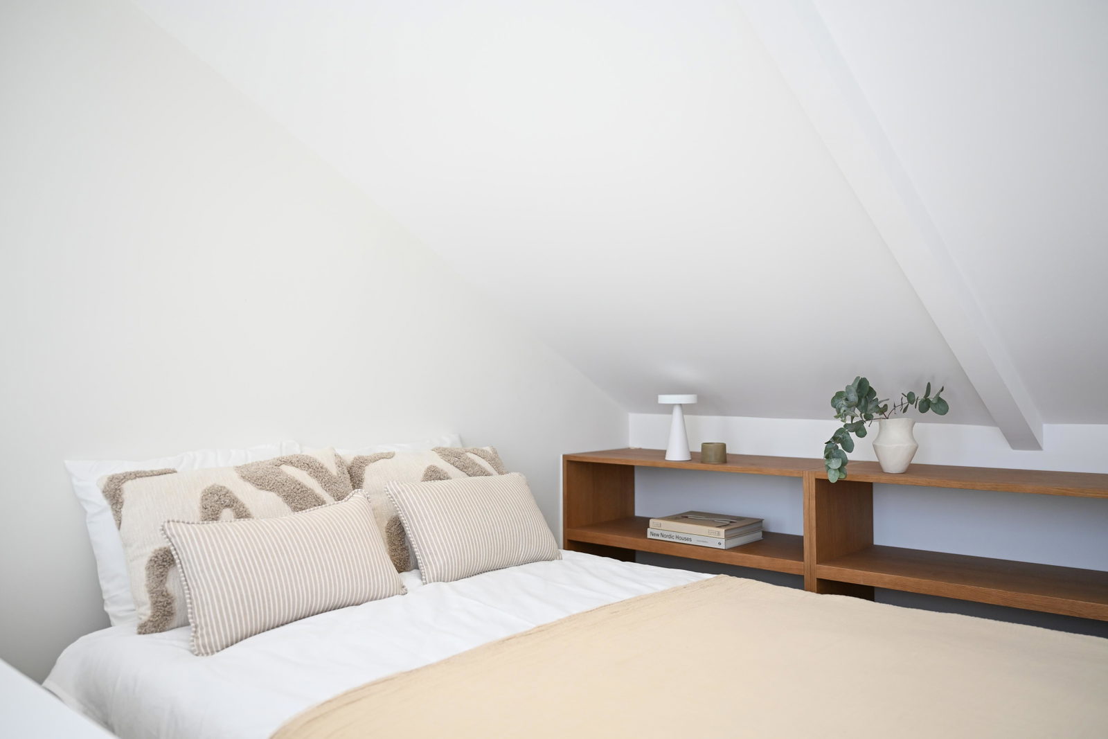 Elegantes dreistöckiges Penthouse komplett renoviert in Cas Catala