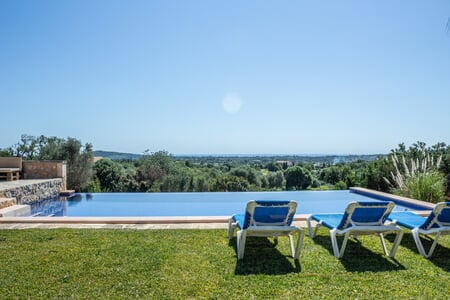 Unique country house with rental licence on the outskirts of Sant Llorenç