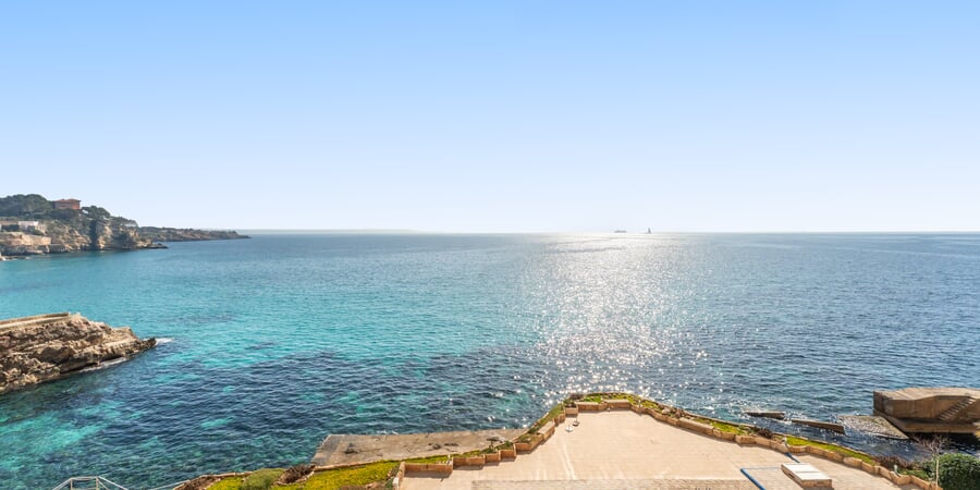 Stunning frontline apartment in San Agustin with incredible sea views