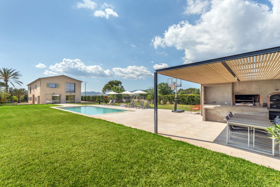 Wunderschöne Finca mit aussergewöhnlicher Umgebung in Sa Cabana