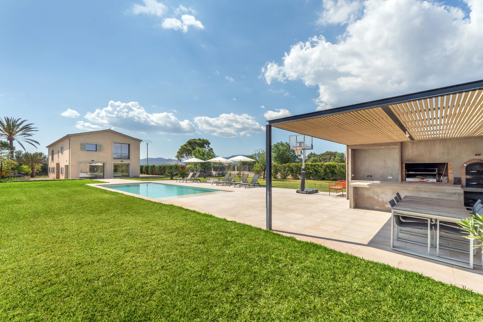 Wunderschöne Finca mit aussergewöhnlicher Umgebung in Sa Cabana