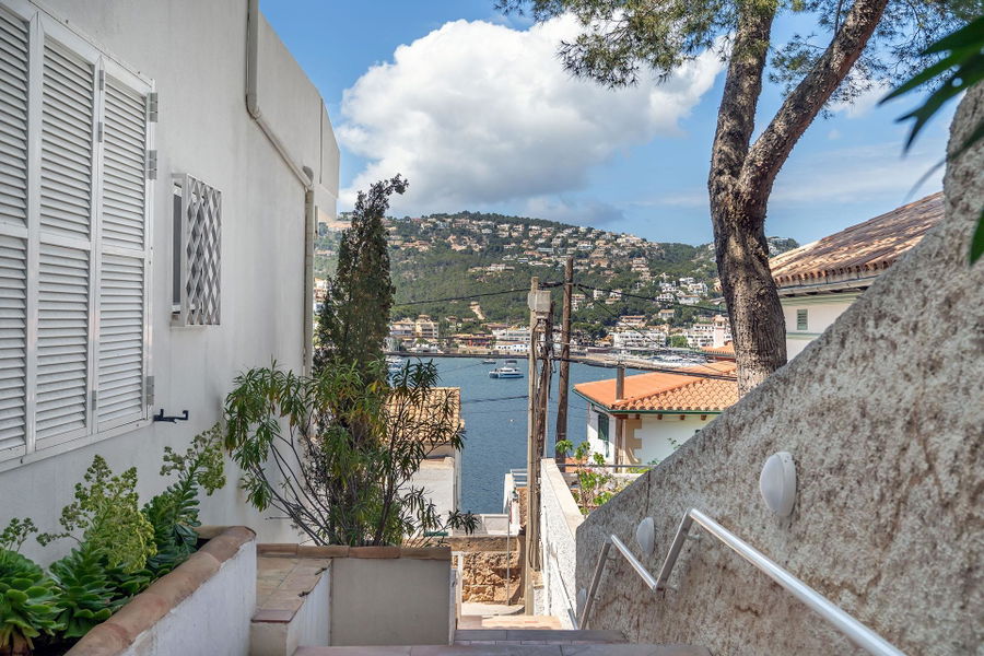 Stilvolle Wohnung mit skandinavischer Raffinesse und unschlagbarem Meerblick in Port d'Andratx