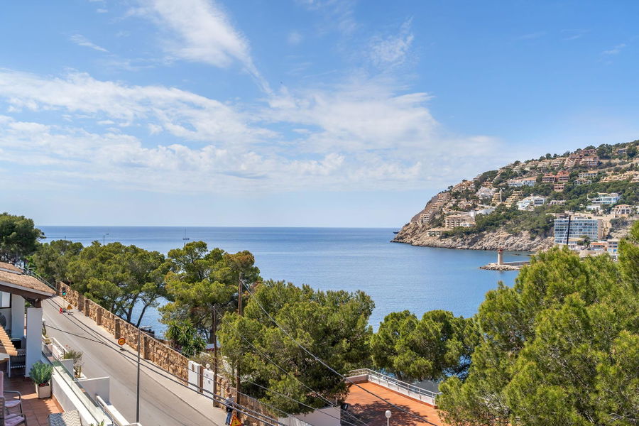 Stilvolle Wohnung mit skandinavischer Raffinesse und unschlagbarem Meerblick in Port d'Andratx
