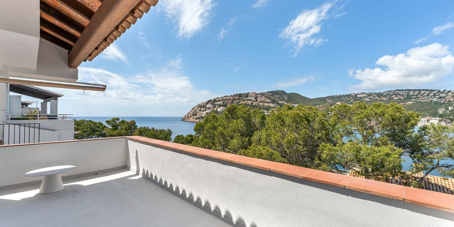 Stylish apartment with Scandinavian sophistication and unbeatable sea Views in Port d’Andratx