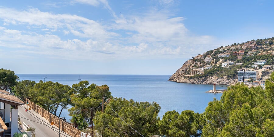 Stilvolle Wohnung mit skandinavischer Raffinesse und unschlagbarem Meerblick in Port d'Andratx