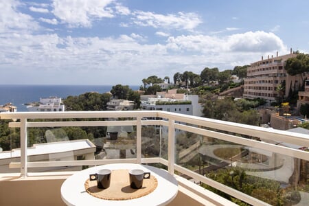 
    
                
            Schön renovierte Wohnung mit Meerblick und Terrasse in Toplage in Illetas
        
