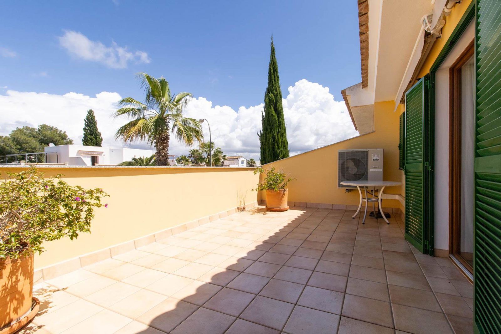 Doppelhaushälfte mit Garten, Terrassen und Gemeinschaftspool in Sa Rapita