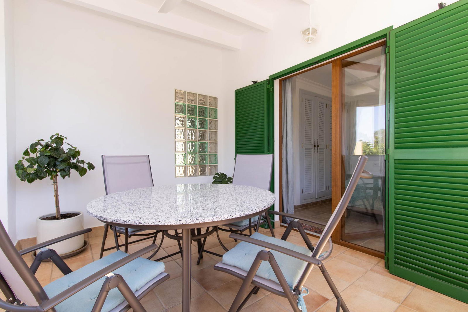 Doppelhaushälfte mit Garten, Terrassen und Gemeinschaftspool in Sa Rapita