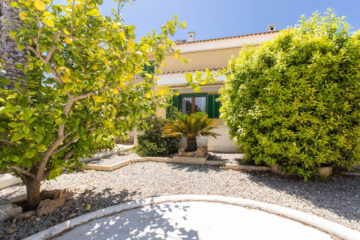 Doppelhaushälfte mit Garten, Terrassen und Gemeinschaftspool in Sa Rapita