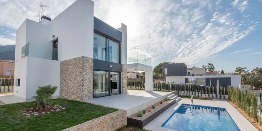 Villa de nueva construcción con vistas al mar y piscina en Colonia Sant Pere