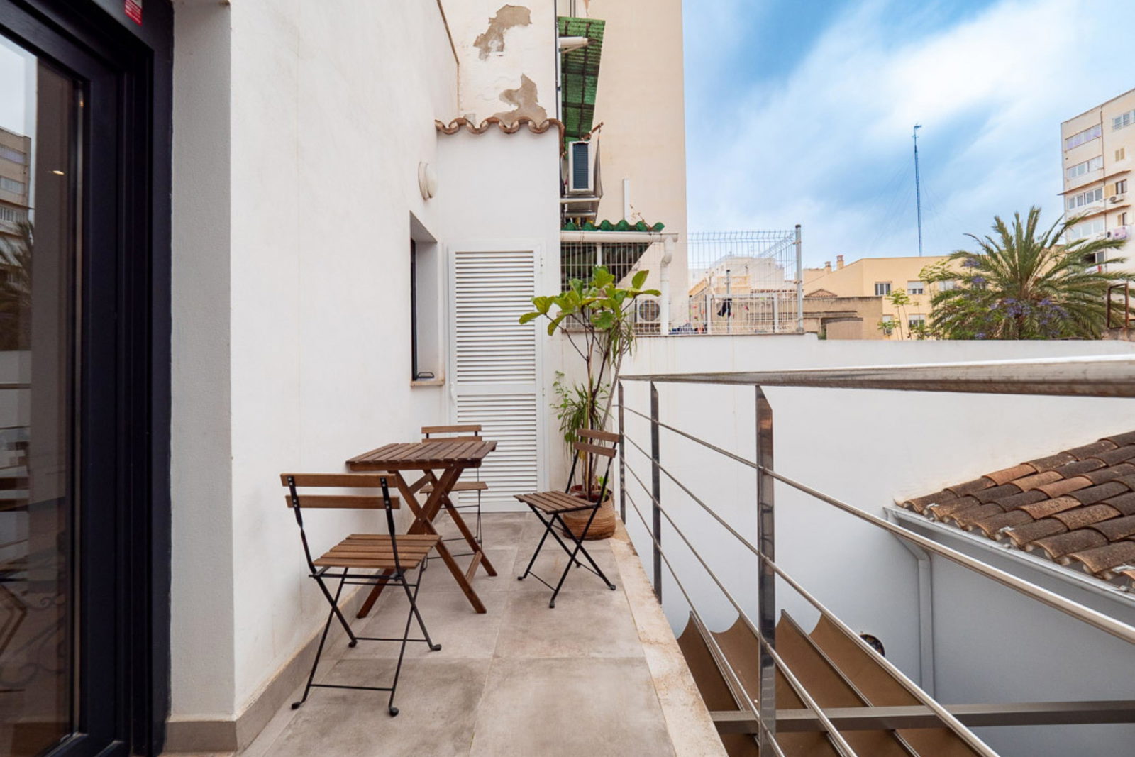 Ático moderno en el centro de Palma con terraza soleada en la azotea y piscina interior