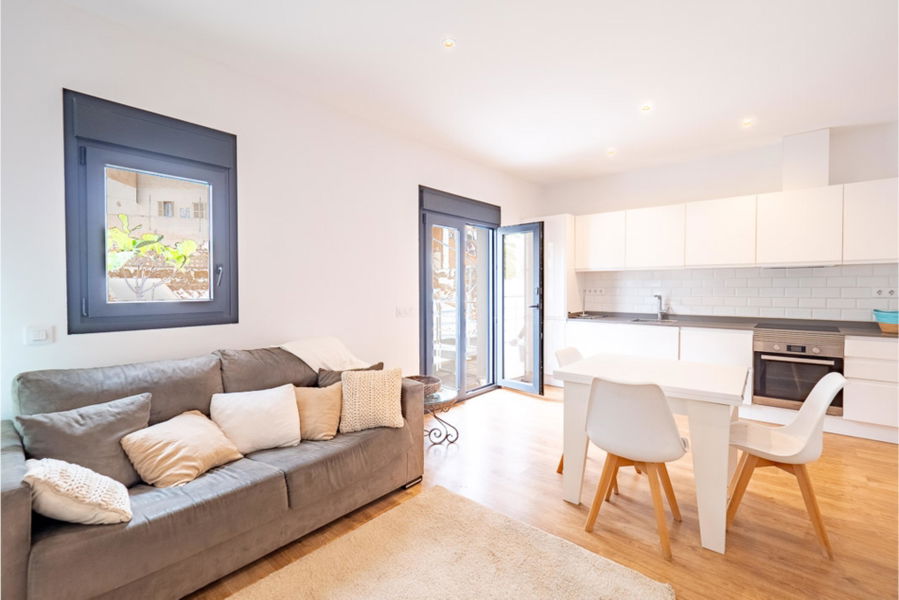 Ático moderno en el centro de Palma con terraza soleada en la azotea y piscina interior