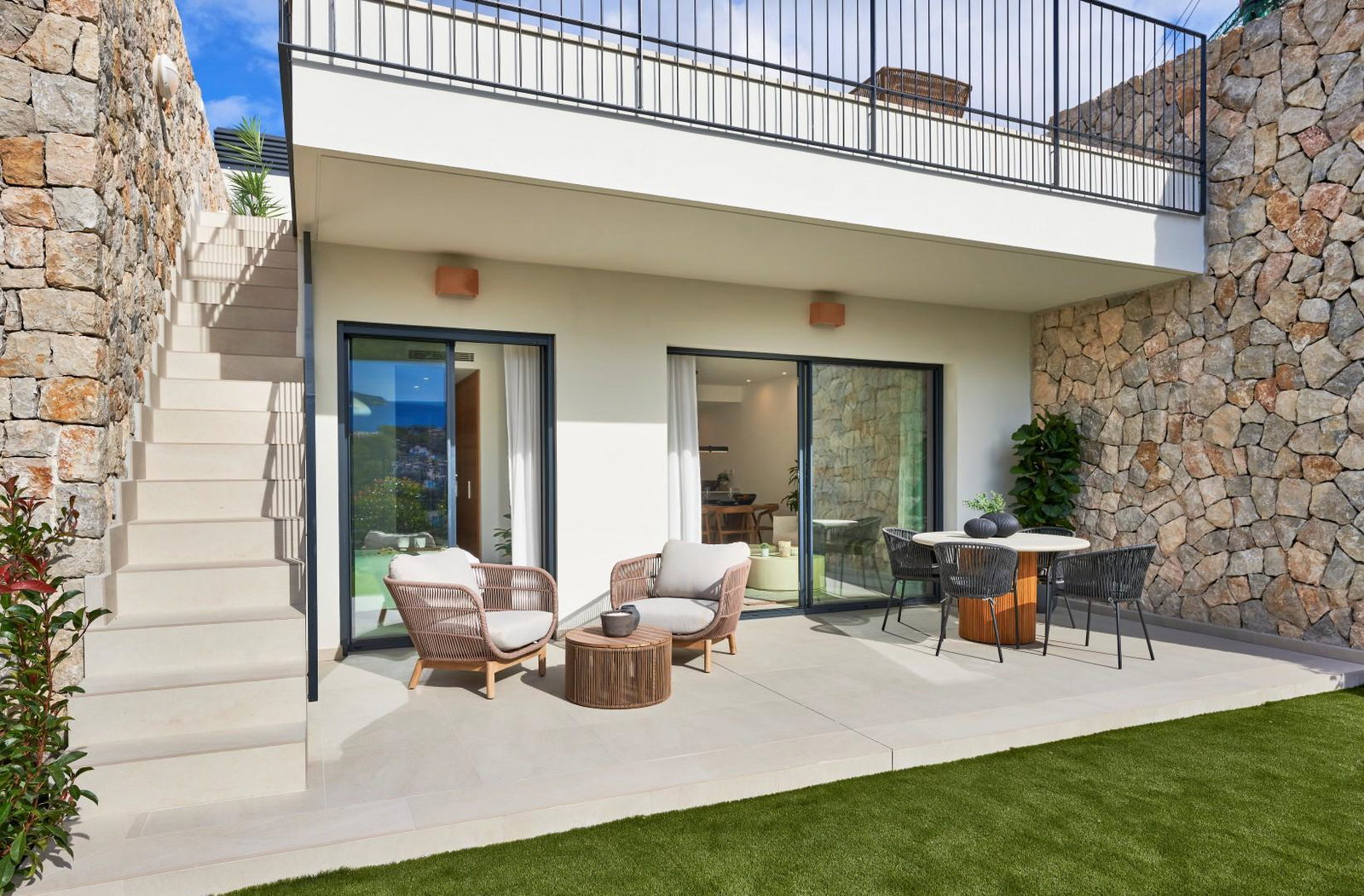 Wunderschöne, neu gebaute Wohnung mit Meerblick und privatem Garten in Sant Elm