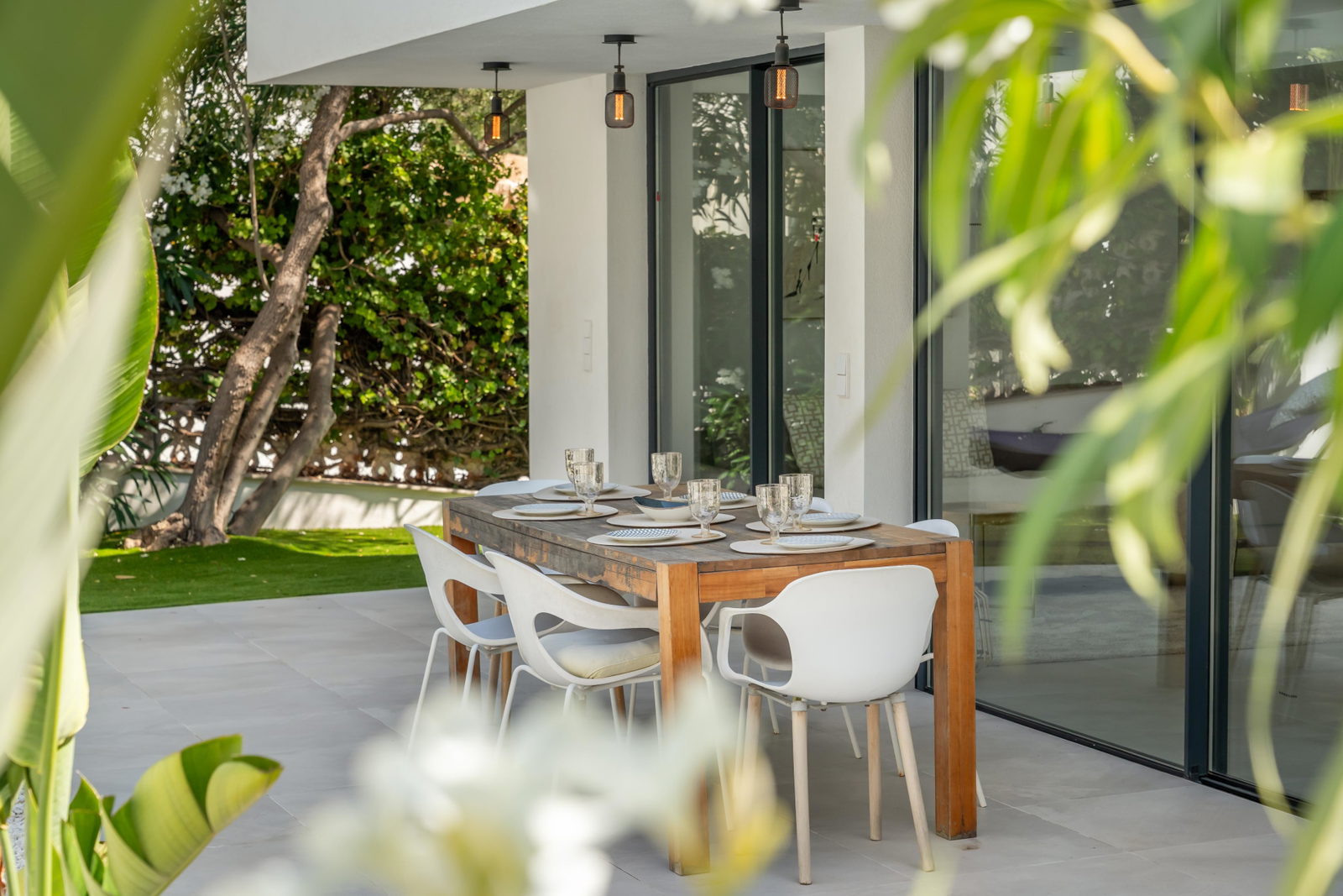 Modern och stilren villa med pool nära stranden i Palmanova