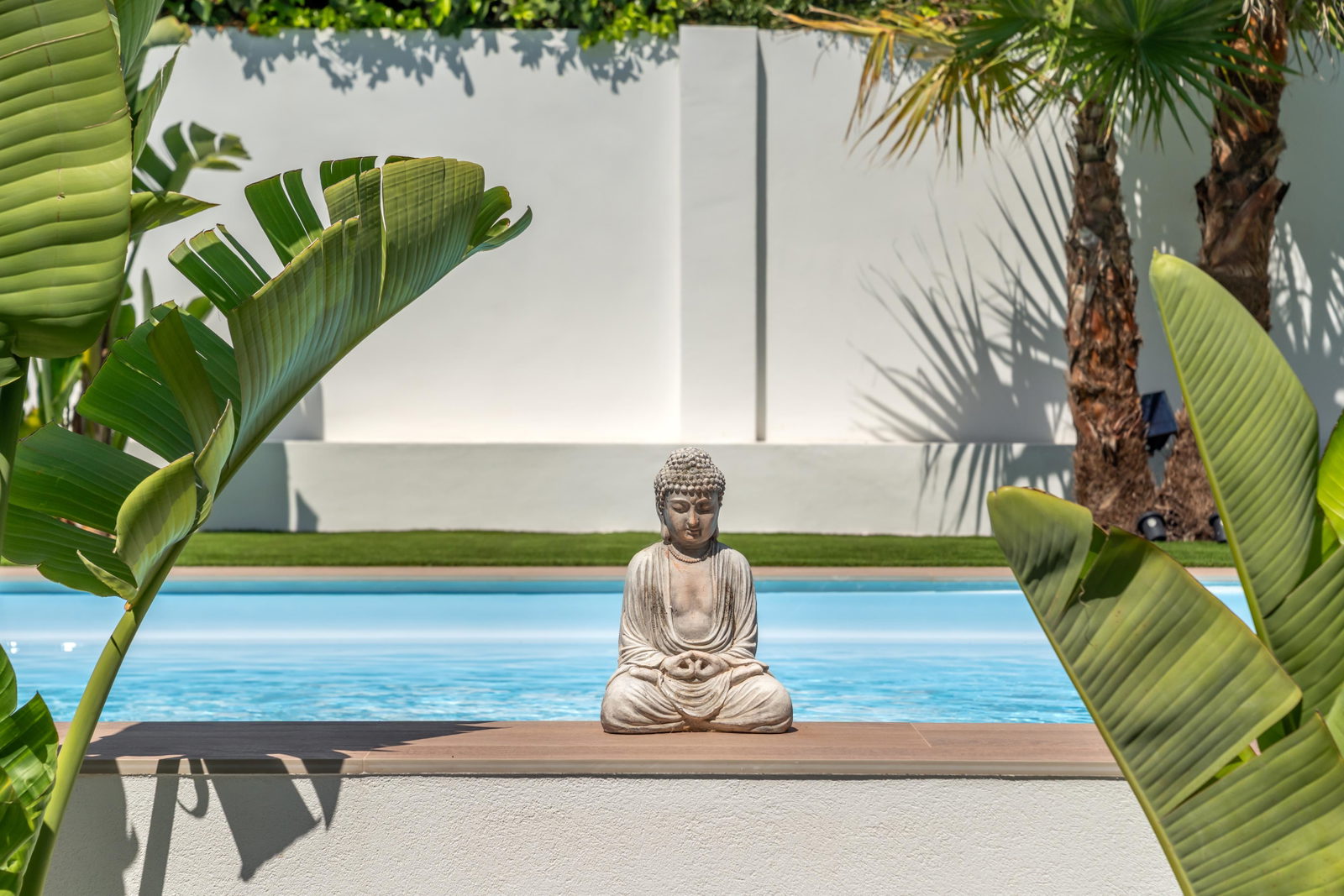 Modern och stilren villa med pool nära stranden i Palmanova