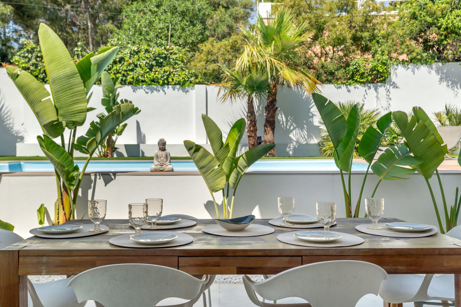 Modern och stilren villa med pool nära stranden i Palmanova