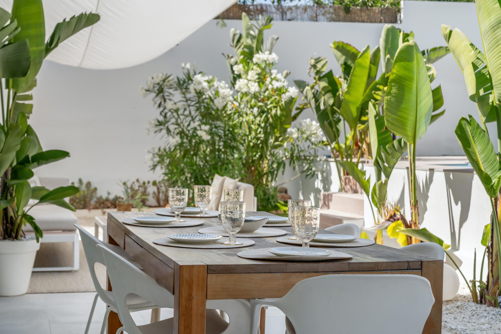 Modern och stilren villa med pool nära stranden i Palmanova
