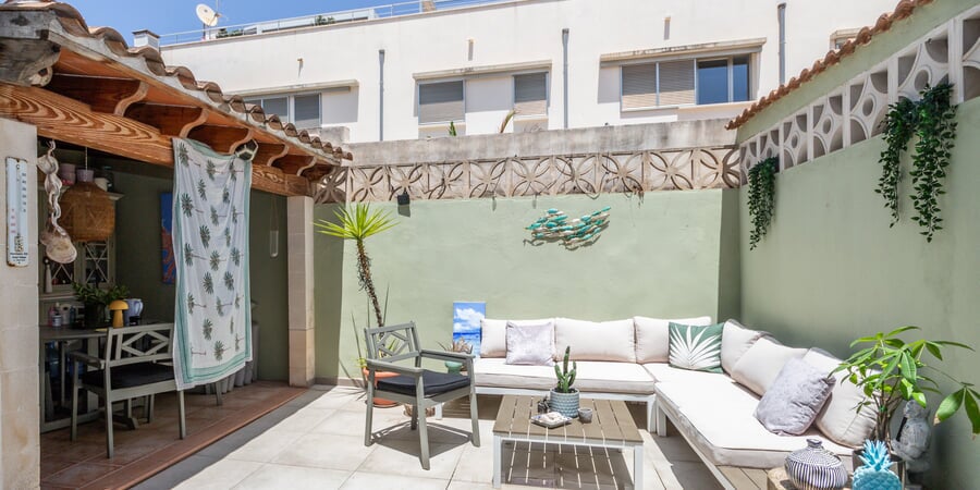 Doppelhaushälfte mit Innenhof und Dachterrasse in zweiter Meereslinie in Portixol