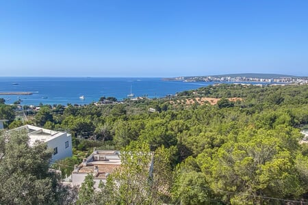 
    
                
            Parcela de ensueño con vistas panorámicas al mar en Costa d'en Blanes
        
