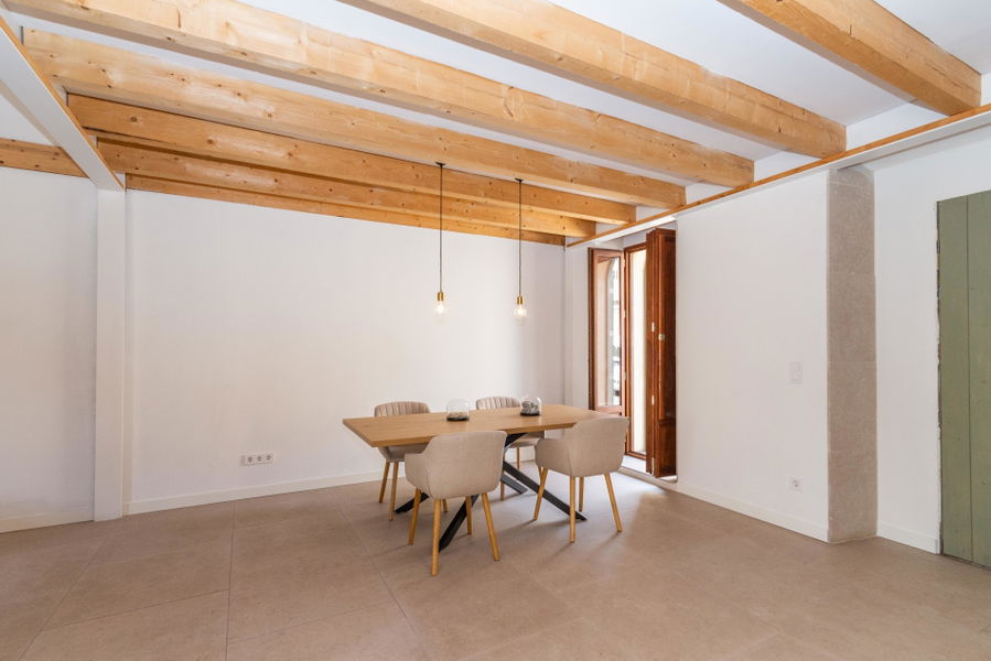 Modern renovated, historic house with large garden in Biniali near Sencelles
