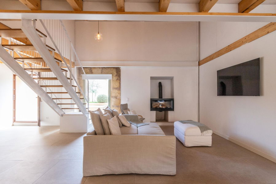 Modern renovated, historic house with large garden in Biniali near Sencelles