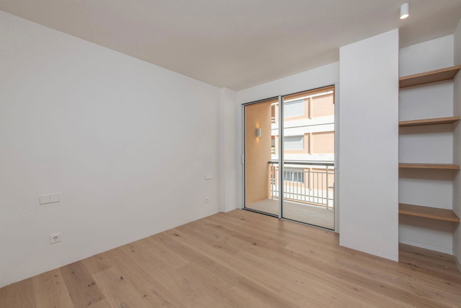 Stylish renovated apartment with terraces and partial sea views in Santa Catalina