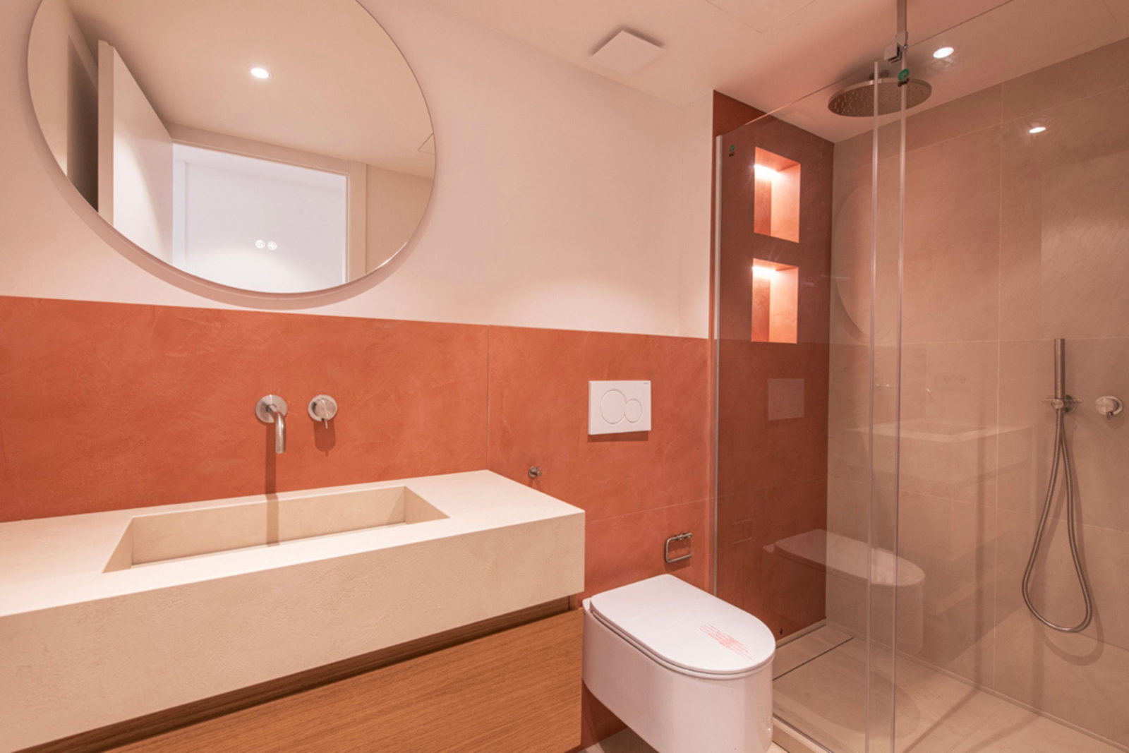 Stylish renovated apartment with terraces and partial sea views in Santa Catalina