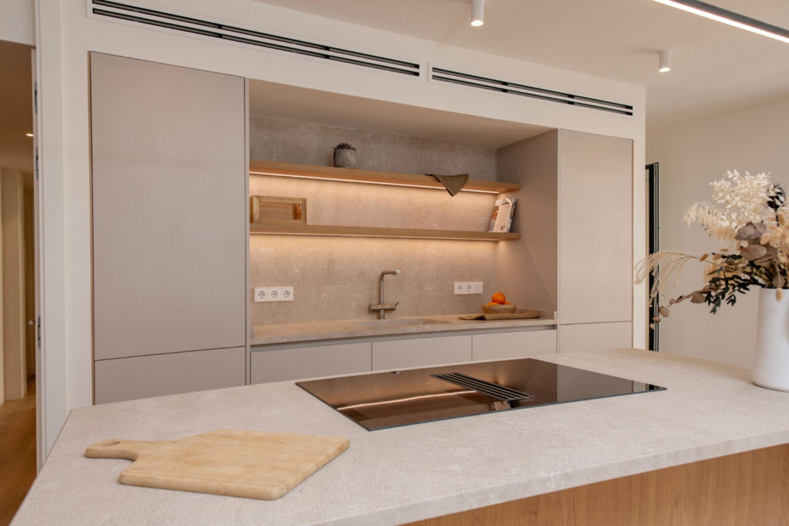 Stylish renovated apartment with terraces and partial sea views in Santa Catalina