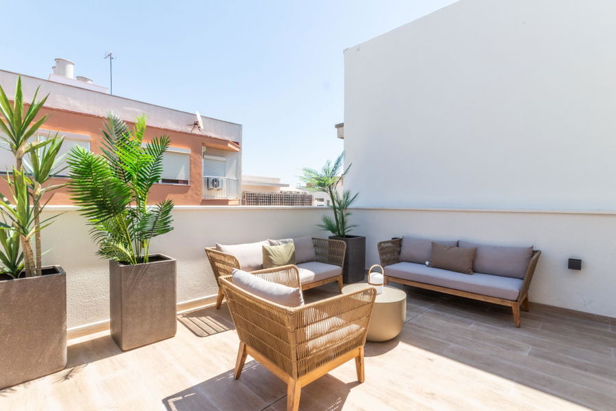 Ático dúplex de nueva construcción con terraza y vistas al mar en Portixol