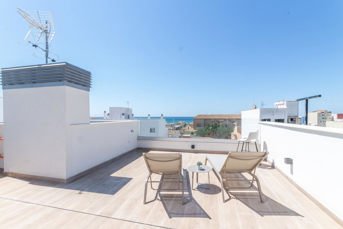 Newly built duplex penthouse with terrace and sea views in Portixol