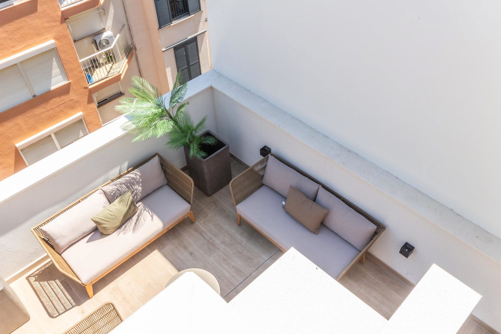Ático dúplex de nueva construcción con terraza y vistas al mar en Portixol