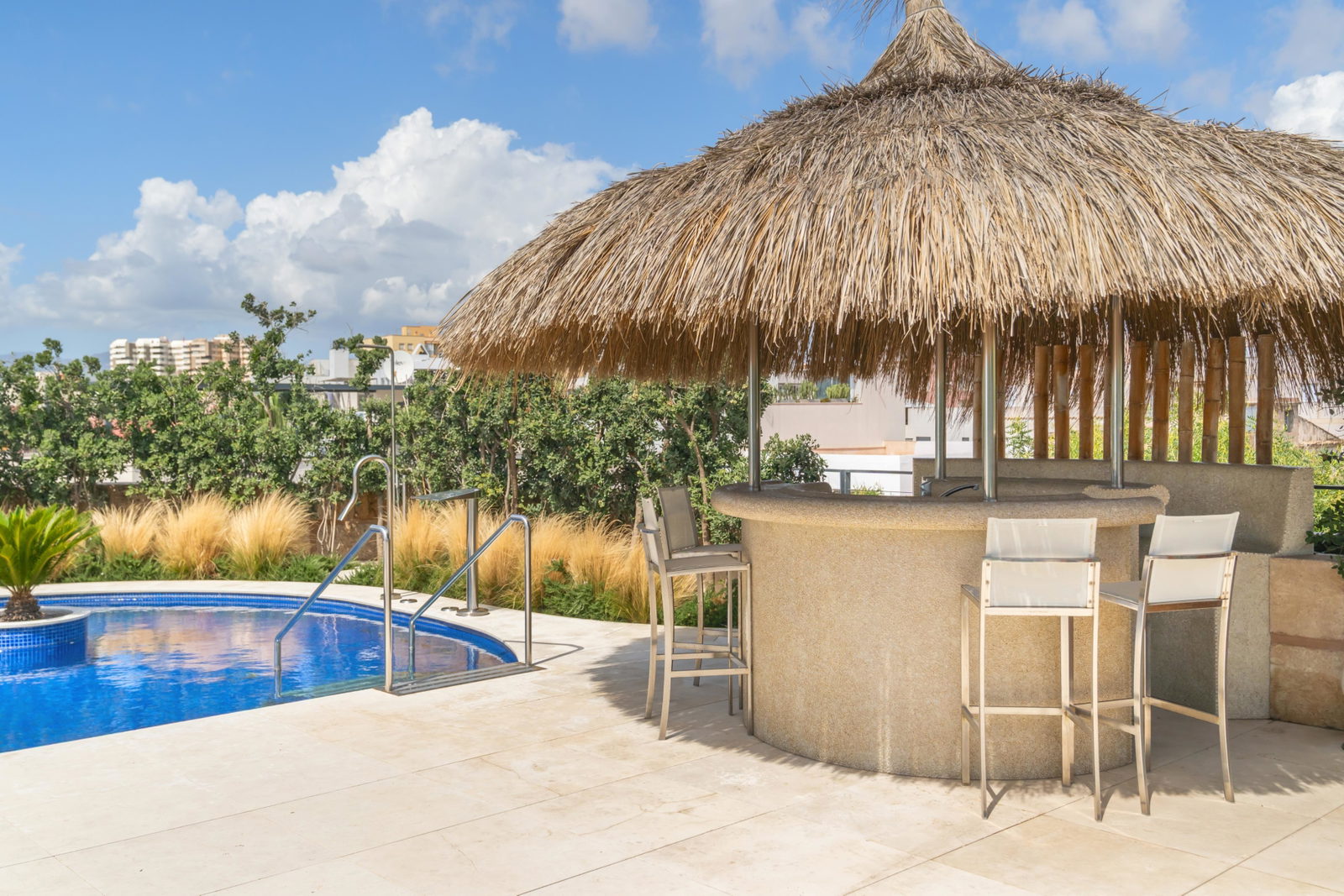Atemberaubende Luxusvilla direkt am Meer in Molinar, die keine Wünsche offenlässt
