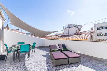 
    
                
            Unique penthouse with various terraces in charming Old Town
        
