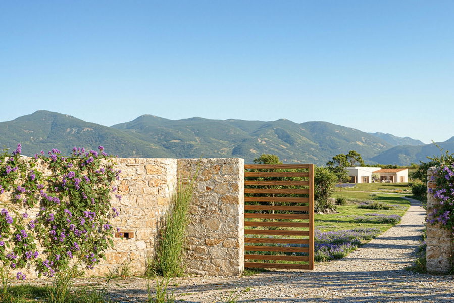 Neubau-Landhaus mit Garten, Pool und fantastischem Ausblick zum Verkauf in der Nähe von Sant Joan